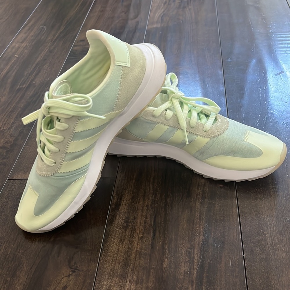Adidas Comfort Tennis Shoes, size 9